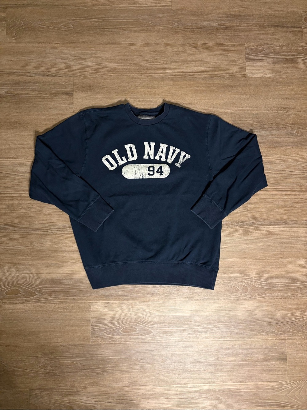 Old Navy Crewneck Size M Men (Tagged XL but fits M)